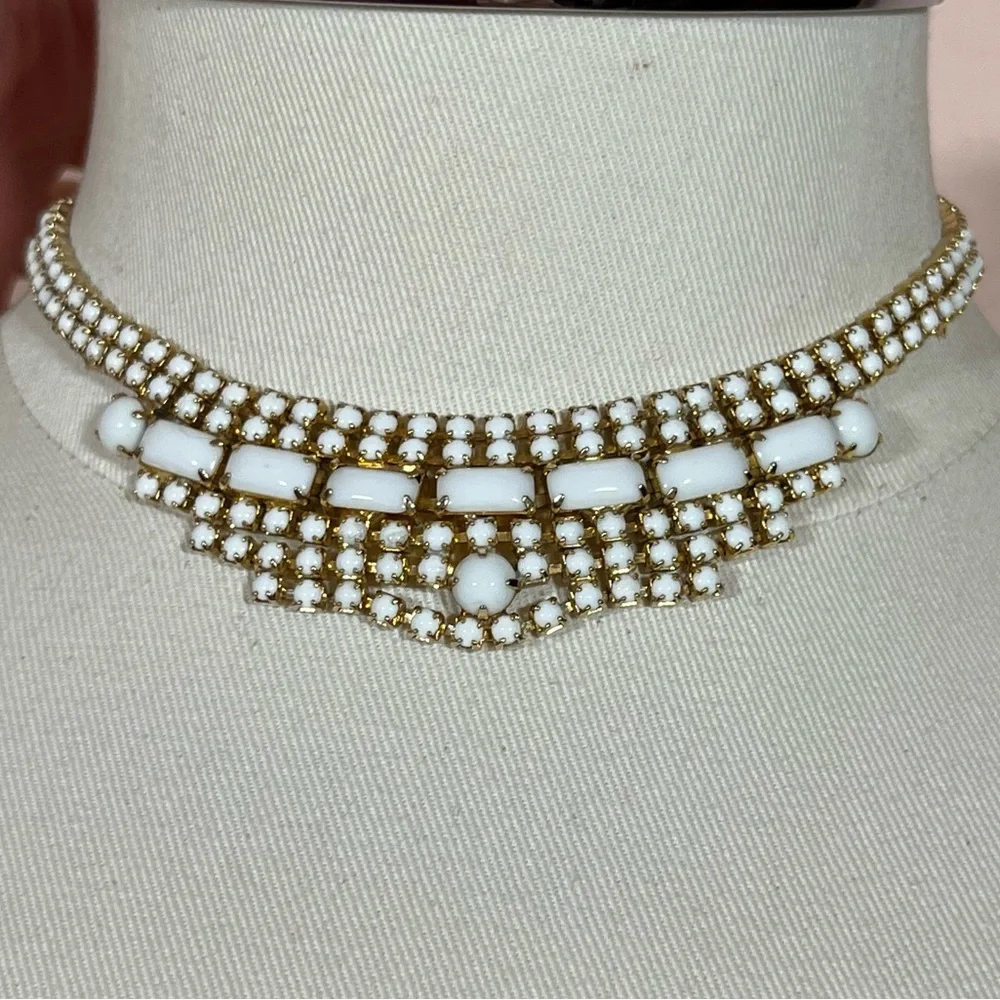 Antique 1940's Retro Art Deco White Milk Glass Emerald Cut Choker Necklace
